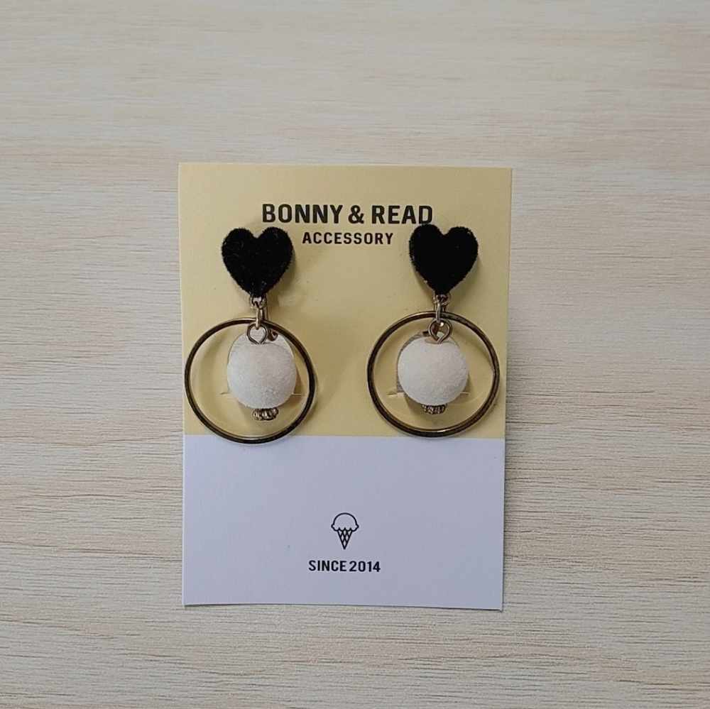 [NEW] Heart Hoop Clip-On Earrings with Cream Pom Detail